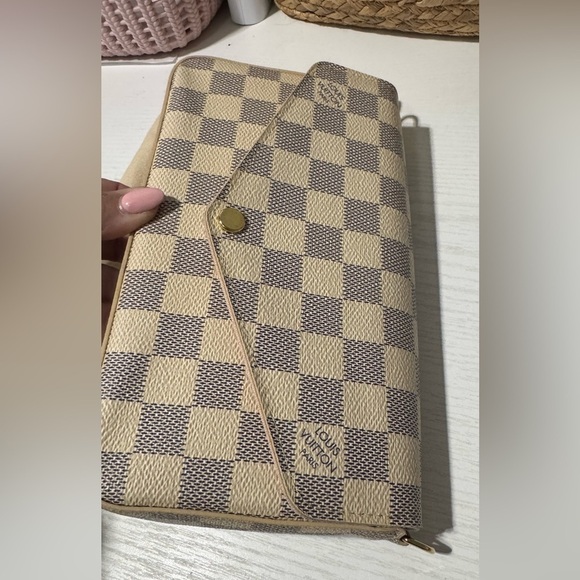Louis Vuitton Damier Azur Felicie - Picture 8 of 17